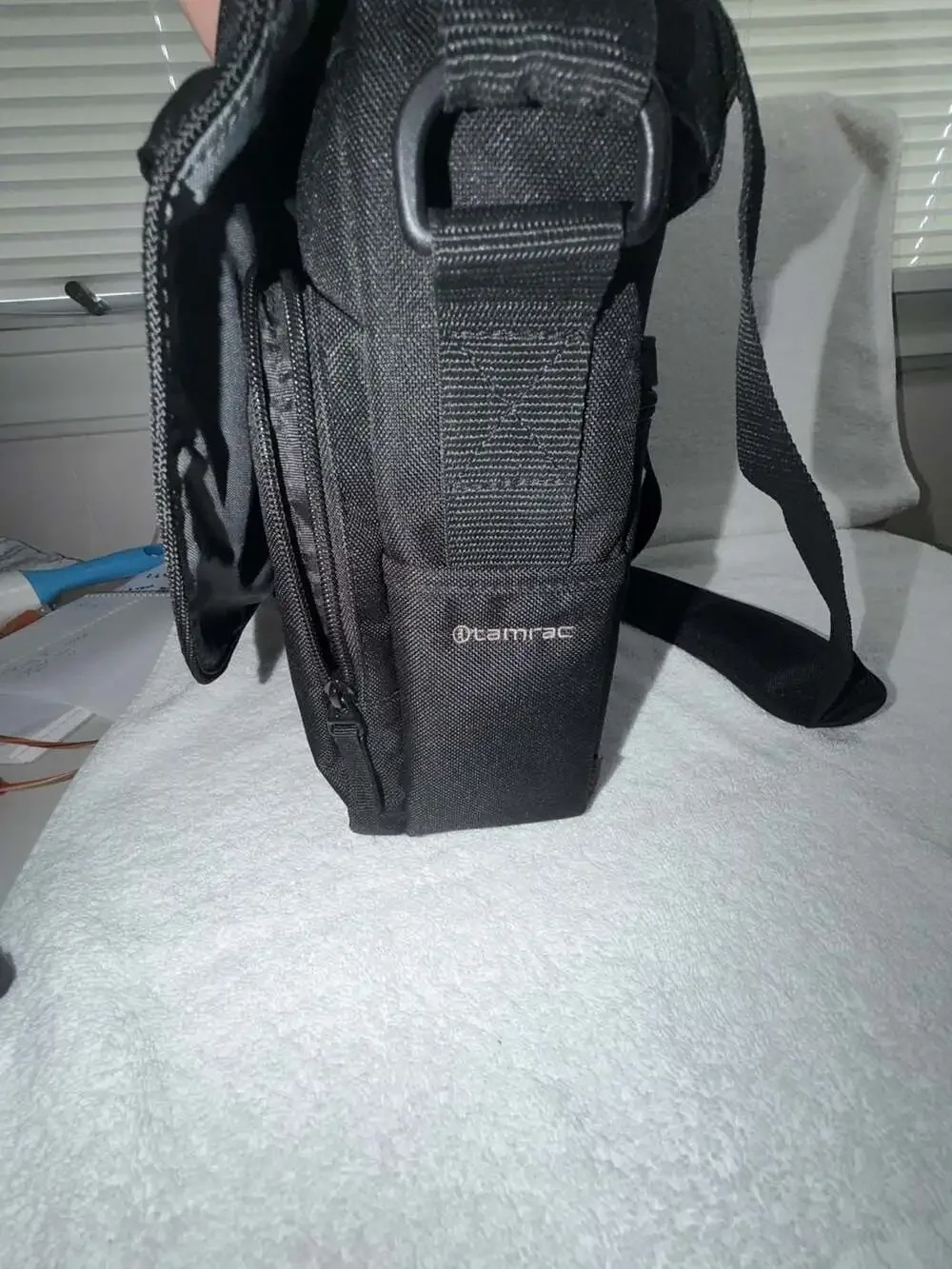 Tamrac Rally Black Canvas Shoulder Messenger Camera Bag